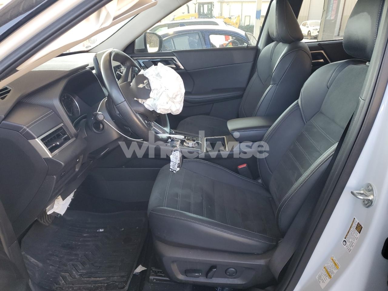 Photo 7 of 2024 MITSUBISHI OUTLANDER SE (VIN JA4J3VA82RZ059812)