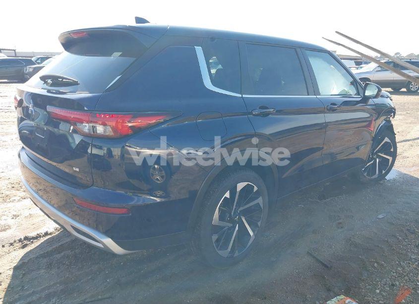 Photo 4 of 2024 Mitsubishi Outlander SE/SE BLACK EDITION/SE BLACK EDITION W/PANO ROOF S-AWC (VIN JA4J3VA82RZ068171)