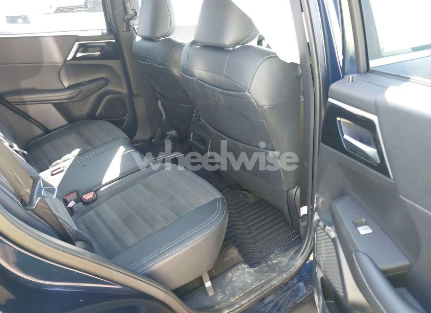 Photo 8 of 2024 Mitsubishi Outlander SE/SE BLACK EDITION/SE BLACK EDITION W/PANO ROOF S-AWC (VIN JA4J3VA82RZ068171)