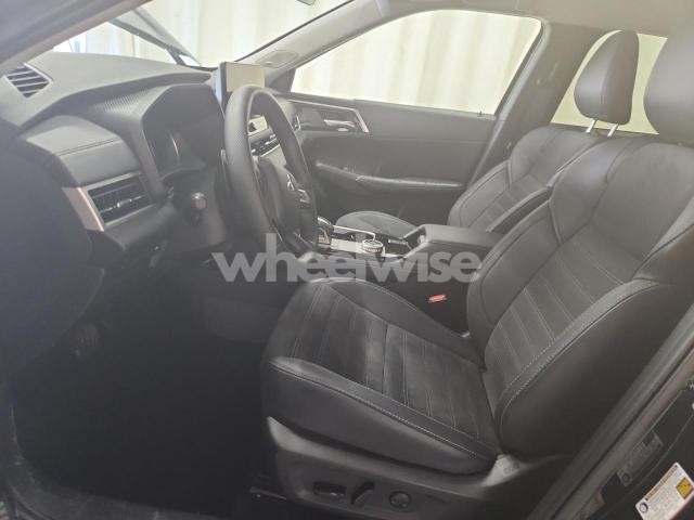 Photo 12 of 2025 MITSUBISHI OUTLANDER SE N/A (VIN JA4J3VA82SZ034561)