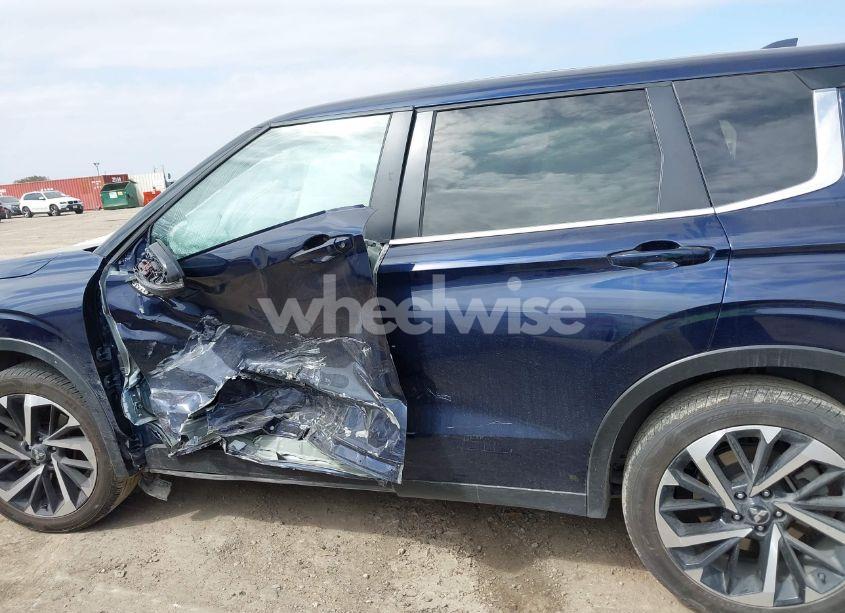 Photo 14 of 2024 Mitsubishi Outlander SE/SE BLACK EDITION/SE BLACK EDITION W/PANO ROOF S-AWC (VIN JA4J3VA83RZ047409)