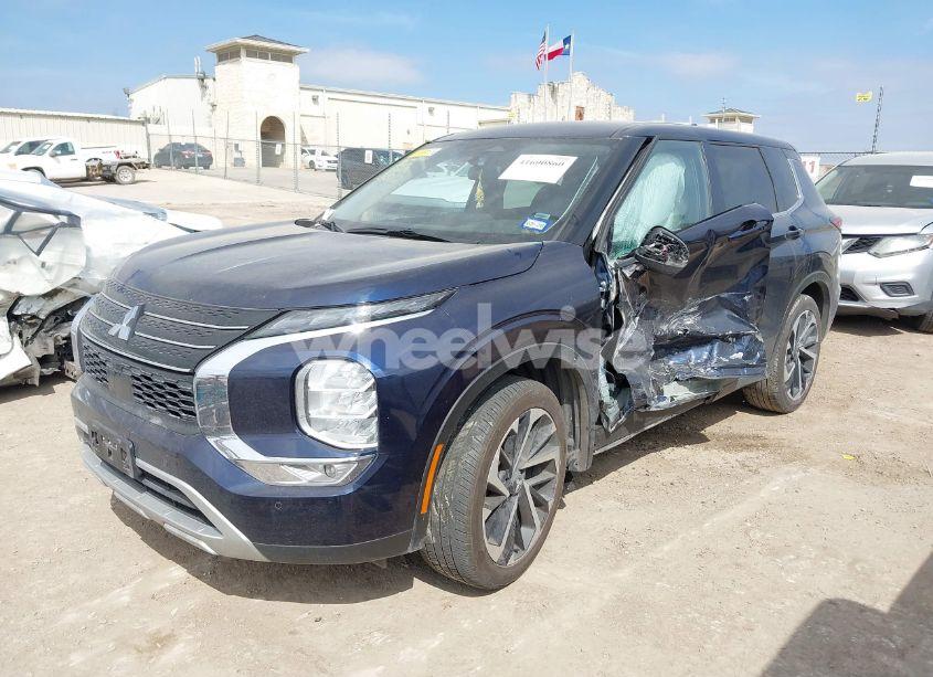 Photo 2 of 2024 Mitsubishi Outlander SE/SE BLACK EDITION/SE BLACK EDITION W/PANO ROOF S-AWC (VIN JA4J3VA83RZ047409)