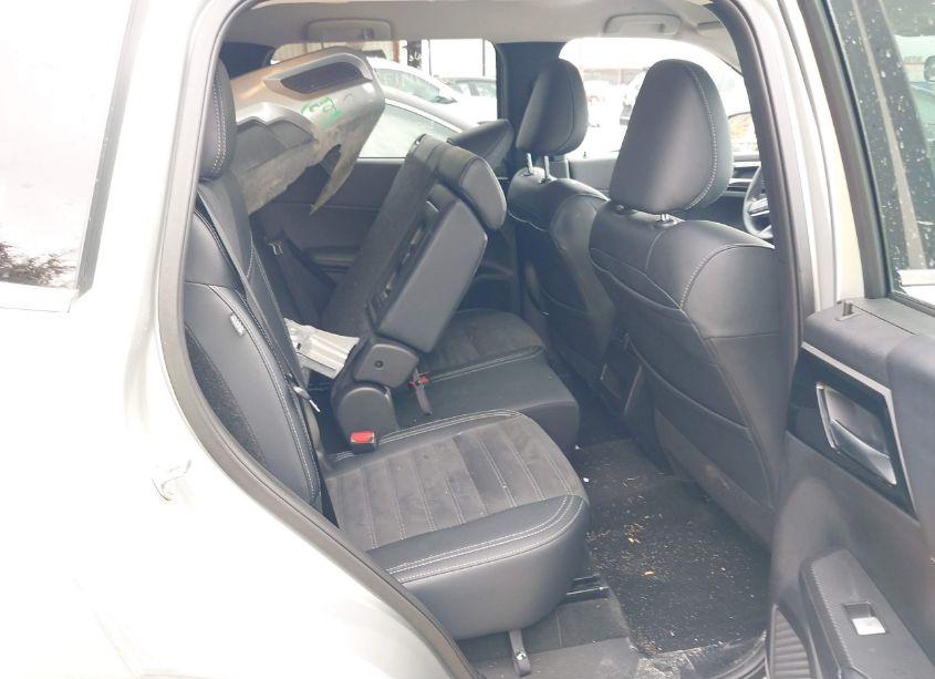 Photo 8 of 2024 Mitsubishi Outlander SE 2.5 2WD/SE BLACK EDITION S-AWC/SE BLACK EDITION W/PANO ROOF (VIN JA4J3VA83RZ070477)