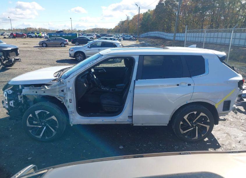 Photo 15 of 2024 Mitsubishi Outlander SE 2.5 2WD (VIN JA4J3VA84RZ055485)