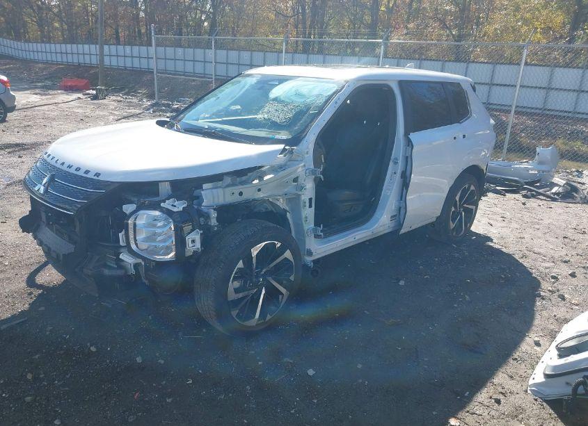 Photo 2 of 2024 Mitsubishi Outlander SE 2.5 2WD (VIN JA4J3VA84RZ055485)