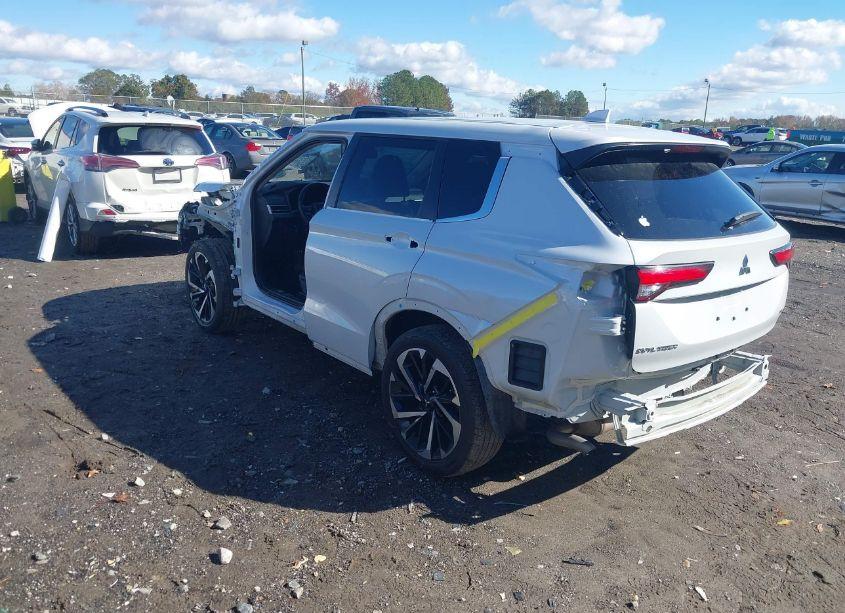 Photo 3 of 2024 Mitsubishi Outlander SE 2.5 2WD (VIN JA4J3VA84RZ055485)