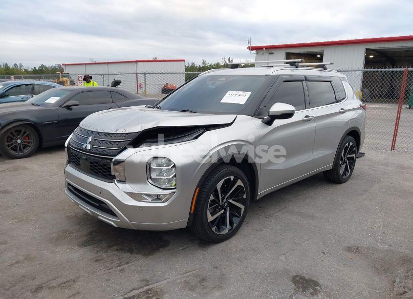 Photo 2 of 2022 Mitsubishi Outlander SEL 2.5 2WD/SEL SPECIAL EDITION (VIN JA4J3VA85NZ058437)