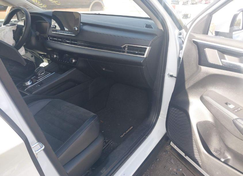 Photo 5 of 2024 Mitsubishi Outlander SE 2.5 2WD (VIN JA4J3VA85RZ021376)