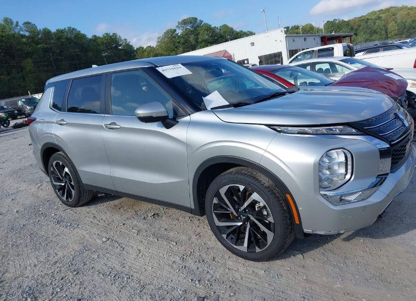 Photo 13 of 2024 Mitsubishi Outlander SE 2.5 2WD/SE BLACK EDITION S-AWC/SE BLACK EDITION W/PANO ROOF (VIN JA4J3VA85RZ038159)