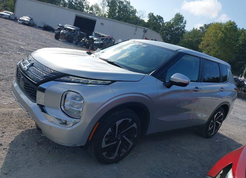 Photo 14 of 2024 Mitsubishi Outlander SE 2.5 2WD/SE BLACK EDITION S-AWC/SE BLACK EDITION W/PANO ROOF (VIN JA4J3VA85RZ038159)