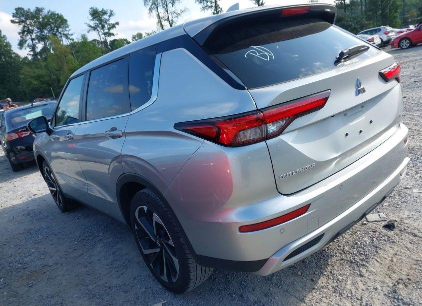 Photo 3 of 2024 Mitsubishi Outlander SE 2.5 2WD/SE BLACK EDITION S-AWC/SE BLACK EDITION W/PANO ROOF (VIN JA4J3VA85RZ038159)