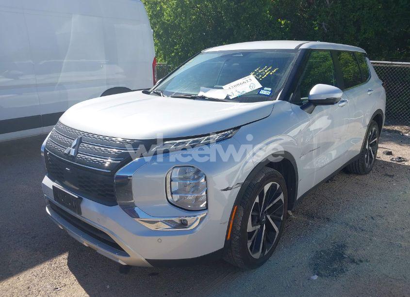 Photo 2 of 2024 Mitsubishi Outlander SE 2.5 2WD/SE BLACK EDITION S-AWC/SE BLACK EDITION W/PANO ROOF S-AWC (VIN JA4J3VA86RZ024500)