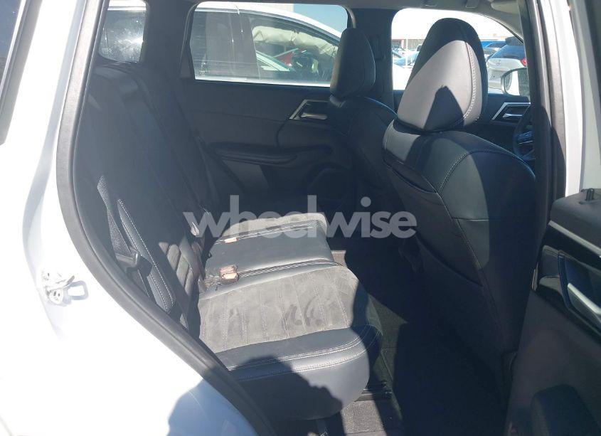 Photo 8 of 2024 Mitsubishi Outlander SE 2.5 2WD/SE BLACK EDITION S-AWC/SE BLACK EDITION W/PANO ROOF S-AWC (VIN JA4J3VA86RZ024500)