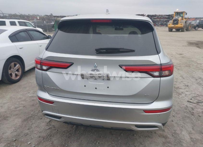 Photo 17 of 2024 Mitsubishi Outlander SE/SE BLACK EDITION/SE BLACK EDITION W/PANO ROOF S-AWC (VIN JA4J3VA86RZ067072)