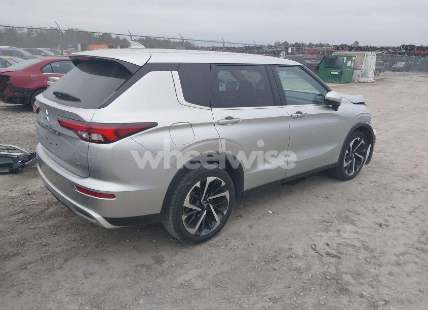 Photo 4 of 2024 Mitsubishi Outlander SE/SE BLACK EDITION/SE BLACK EDITION W/PANO ROOF S-AWC (VIN JA4J3VA86RZ067072)