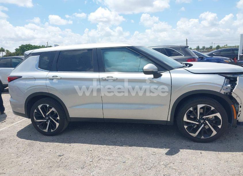 Photo 14 of 2024 Mitsubishi Outlander SE 2.5 2WD (VIN JA4J3VA87RZ012811)