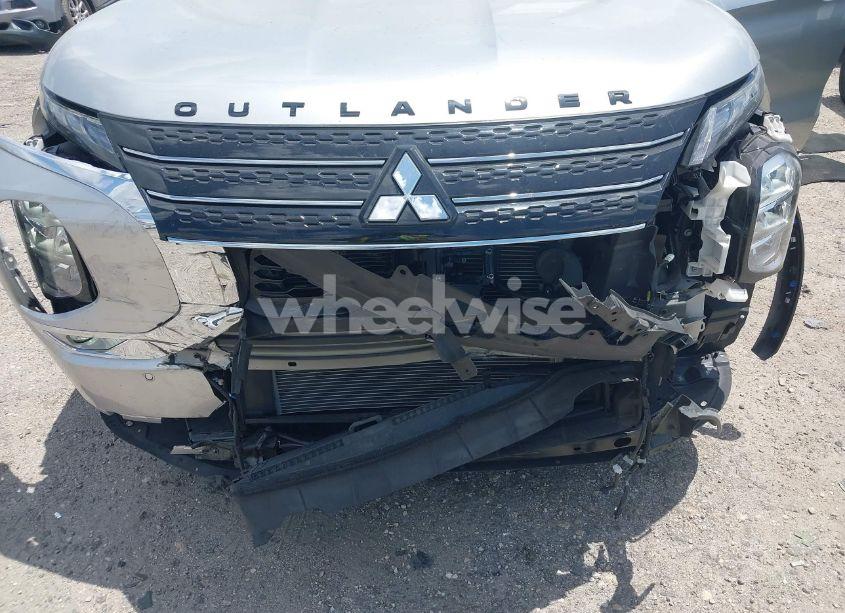 Photo 6 of 2024 Mitsubishi Outlander SE 2.5 2WD (VIN JA4J3VA87RZ012811)