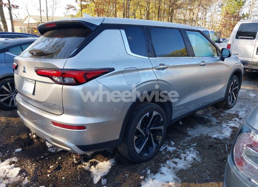 Photo 4 of 2024 Mitsubishi Outlander SE 2.5 2WD/SE BLACK EDITION S-AWC/SE BLACK EDITION W/PANO ROOF S-AWC (VIN JA4J3VA87RZ027177)