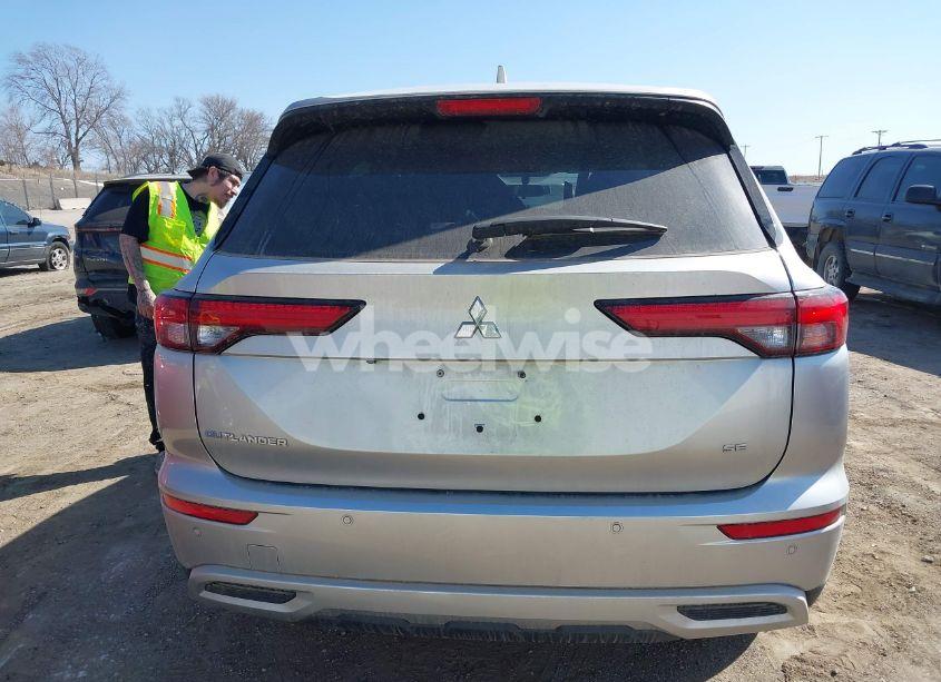 Photo 17 of 2024 Mitsubishi Outlander SE/SE BLACK EDITION/SE BLACK EDITION W/PANO ROOF S-AWC (VIN JA4J3VA87RZ038163)