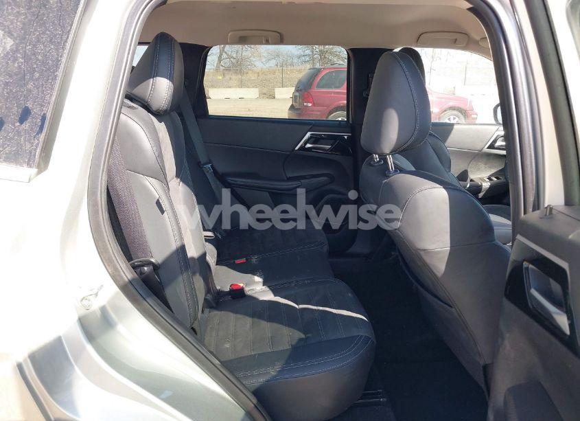 Photo 8 of 2024 Mitsubishi Outlander SE/SE BLACK EDITION/SE BLACK EDITION W/PANO ROOF S-AWC (VIN JA4J3VA87RZ038163)