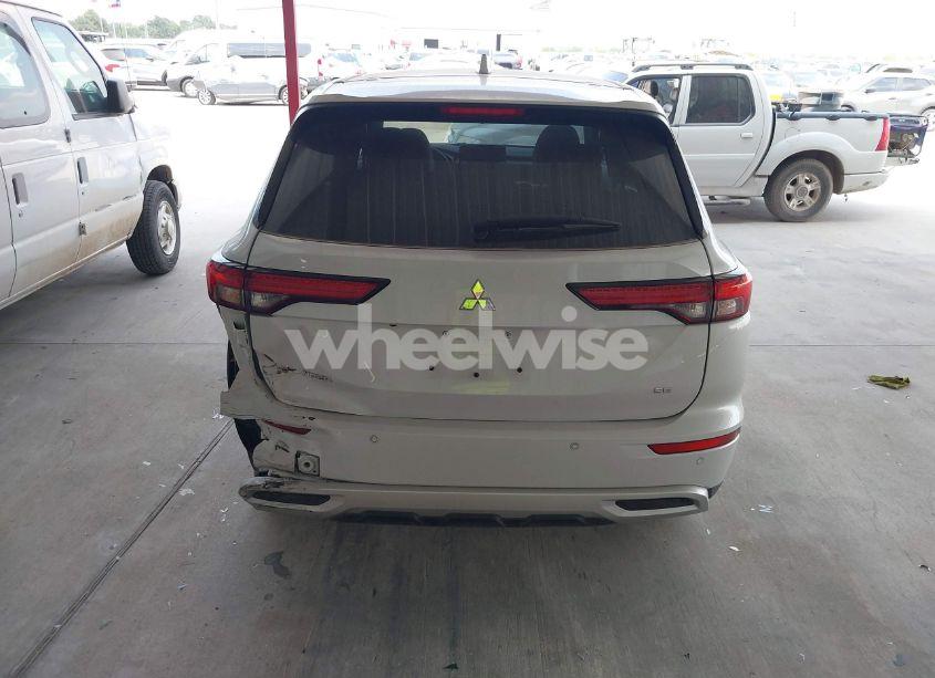 Photo 16 of 2024 Mitsubishi Outlander SE 2.5 2WD/SE BLACK EDITION S-AWC/SE BLACK EDITION W/PANO ROOF S-AWC (VIN JA4J3VA87RZ080669)