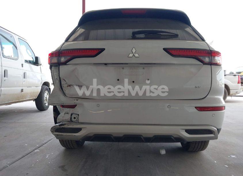 Photo 17 of 2024 Mitsubishi Outlander SE 2.5 2WD/SE BLACK EDITION S-AWC/SE BLACK EDITION W/PANO ROOF S-AWC (VIN JA4J3VA87RZ080669)