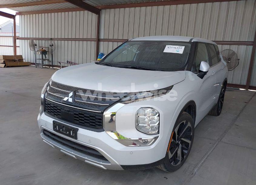 Photo 2 of 2024 Mitsubishi Outlander SE 2.5 2WD/SE BLACK EDITION S-AWC/SE BLACK EDITION W/PANO ROOF S-AWC (VIN JA4J3VA87RZ080669)