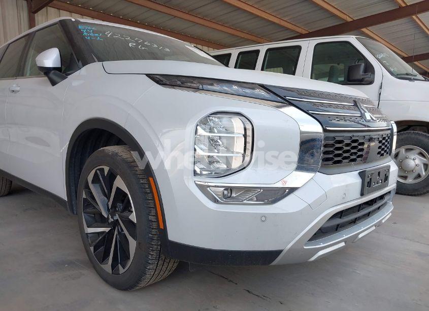 Photo 20 of 2024 Mitsubishi Outlander SE 2.5 2WD/SE BLACK EDITION S-AWC/SE BLACK EDITION W/PANO ROOF S-AWC (VIN JA4J3VA87RZ080669)