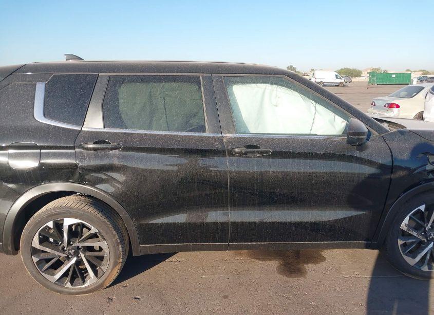 Photo 13 of 2024 Mitsubishi Outlander N/A (VIN JA4J3VA87RZ082311)