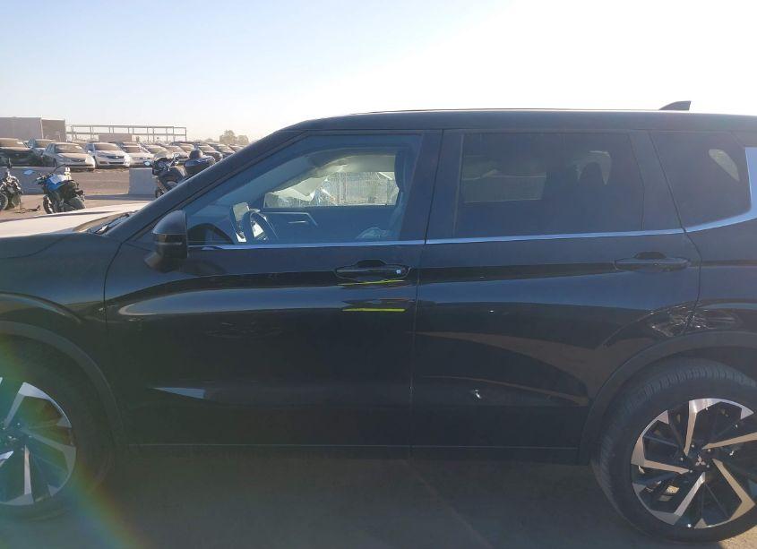 Photo 14 of 2024 Mitsubishi Outlander N/A (VIN JA4J3VA87RZ082311)