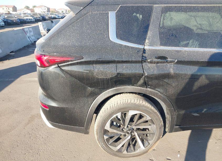 Photo 17 of 2024 Mitsubishi Outlander N/A (VIN JA4J3VA87RZ082311)