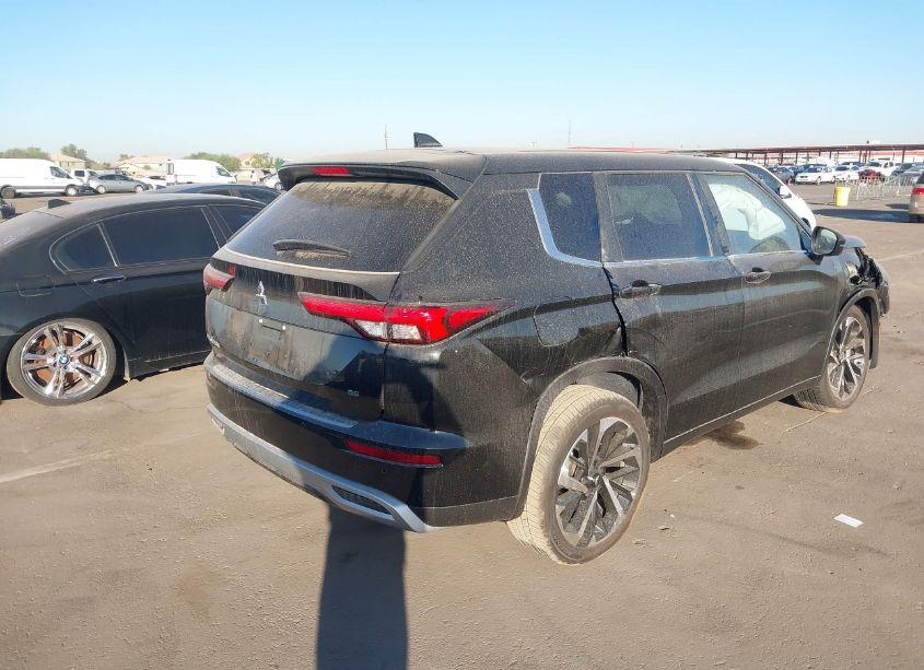 Photo 4 of 2024 Mitsubishi Outlander N/A (VIN JA4J3VA87RZ082311)