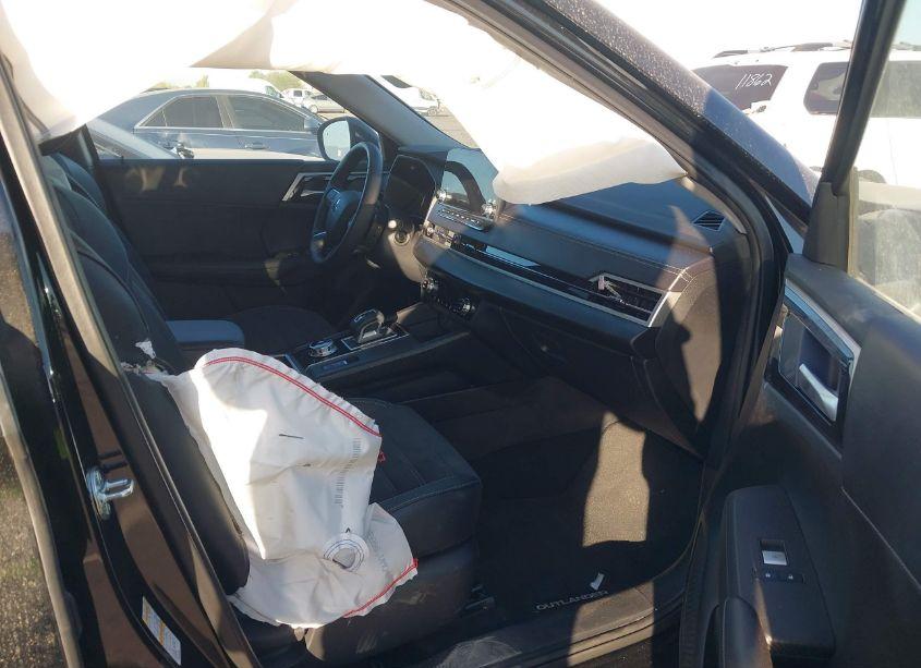 Photo 5 of 2024 Mitsubishi Outlander N/A (VIN JA4J3VA87RZ082311)