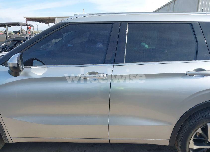 Photo 14 of 2022 Mitsubishi Outlander SEL 2.5 2WD/SEL SPECIAL EDITION 2WD (VIN JA4J3VA88NZ080741)