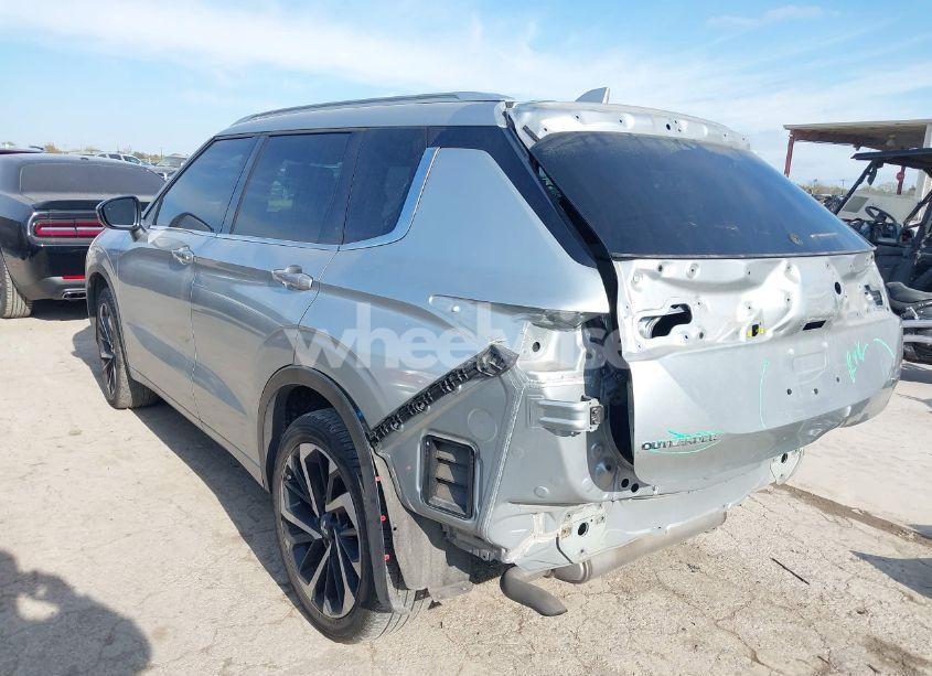 Photo 3 of 2022 Mitsubishi Outlander SEL 2.5 2WD/SEL SPECIAL EDITION 2WD (VIN JA4J3VA88NZ080741)