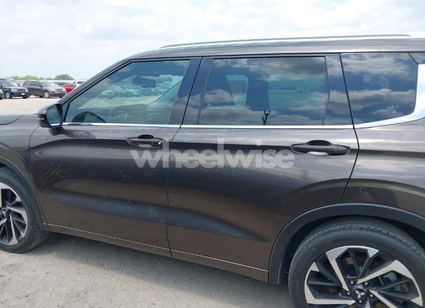 Photo 14 of 2022 Mitsubishi Outlander SEL 2.5 2WD/SEL SPECIAL EDITION 2WD (VIN JA4J3VA88NZ090055)