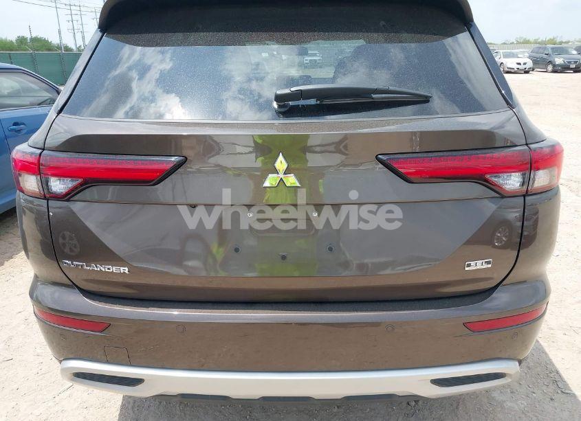 Photo 16 of 2022 Mitsubishi Outlander SEL 2.5 2WD/SEL SPECIAL EDITION 2WD (VIN JA4J3VA88NZ090055)