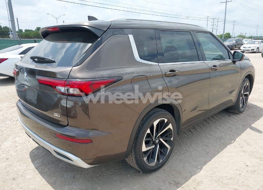 Photo 4 of 2022 Mitsubishi Outlander SEL 2.5 2WD/SEL SPECIAL EDITION 2WD (VIN JA4J3VA88NZ090055)