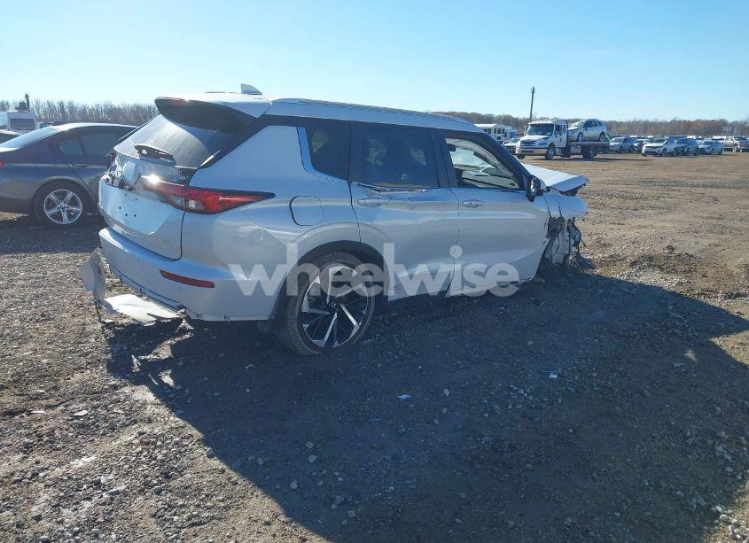 Photo 4 of 2024 Mitsubishi Outlander SE 2.5 2WD/SE BLACK EDITION S-AWC/SE BLACK EDITION W/PANO ROOF (VIN JA4J3VA88RZ019363)