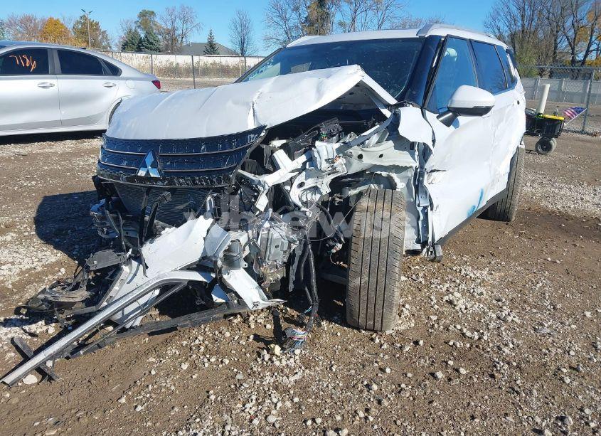 Photo 6 of 2024 Mitsubishi Outlander SE 2.5 2WD/SE BLACK EDITION S-AWC/SE BLACK EDITION W/PANO ROOF (VIN JA4J3VA88RZ019363)