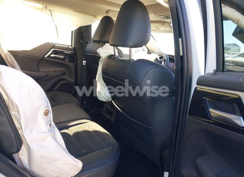 Photo 7 of 2024 Mitsubishi Outlander SE 2.5 2WD/SE BLACK EDITION S-AWC/SE BLACK EDITION W/PANO ROOF (VIN JA4J3VA88RZ019363)