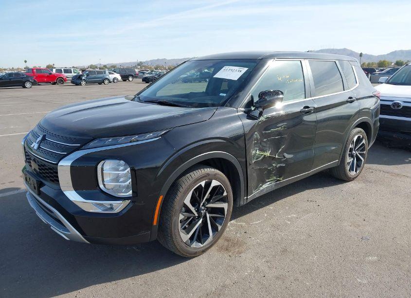 Photo 2 of 2024 Mitsubishi Outlander SE/SE BLACK EDITION/SE BLACK EDITION W/PANO ROOF S-AWC (VIN JA4J3VA88RZ026233)