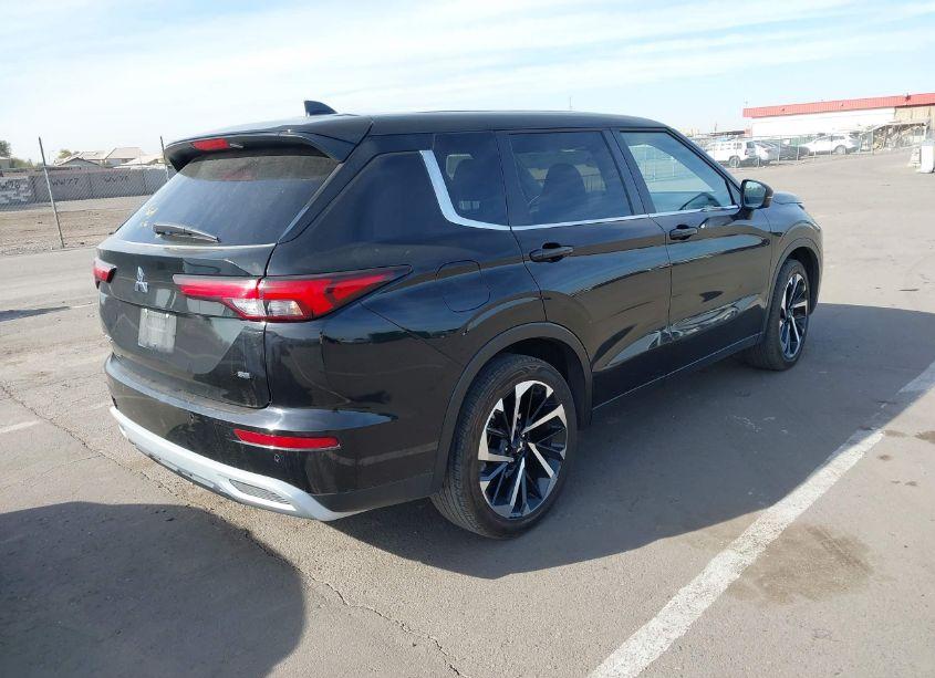 Photo 4 of 2024 Mitsubishi Outlander SE/SE BLACK EDITION/SE BLACK EDITION W/PANO ROOF S-AWC (VIN JA4J3VA88RZ026233)