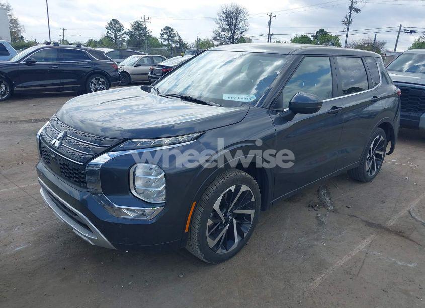 Photo 2 of 2024 Mitsubishi Outlander SE/SE BLACK EDITION/SE BLACK EDITION W/PANO ROOF S-AWC (VIN JA4J3VA88RZ082494)