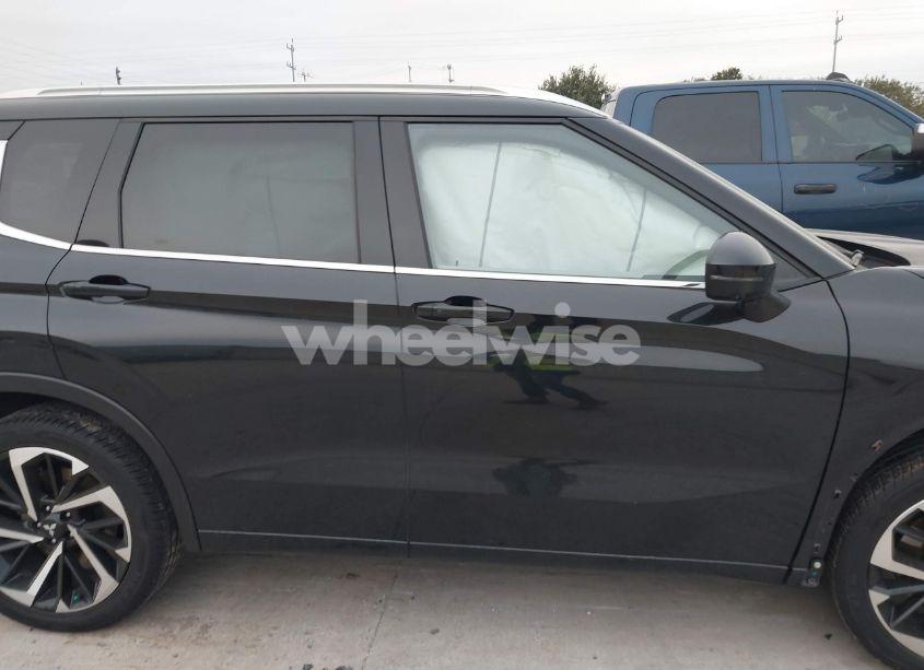 Photo 13 of 2023 Mitsubishi Outlander SEL 2.5 2WD (VIN JA4J3VA89PZ010104)