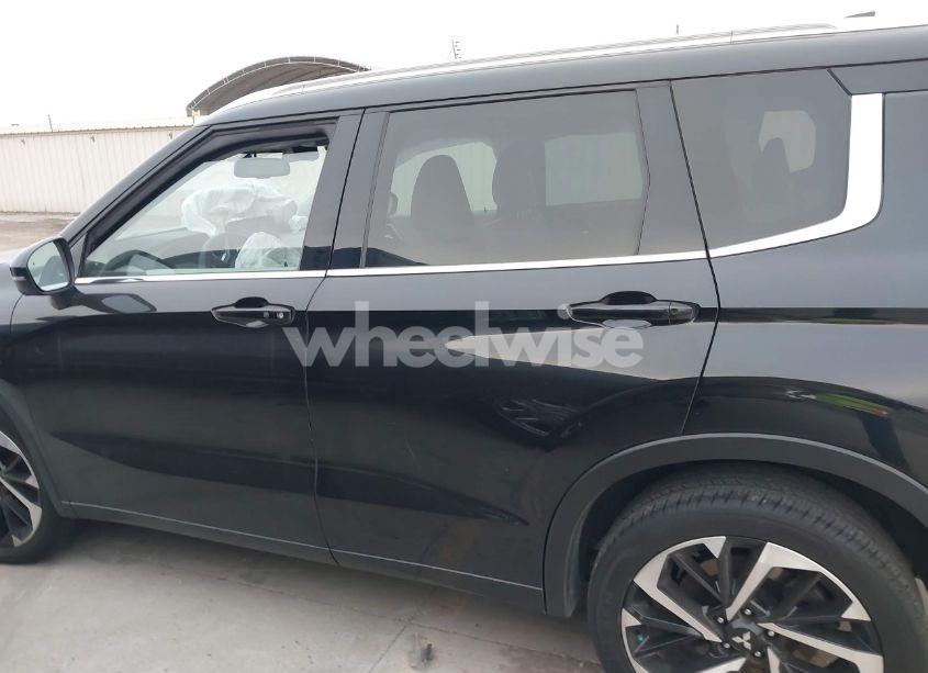 Photo 14 of 2023 Mitsubishi Outlander SEL 2.5 2WD (VIN JA4J3VA89PZ010104)