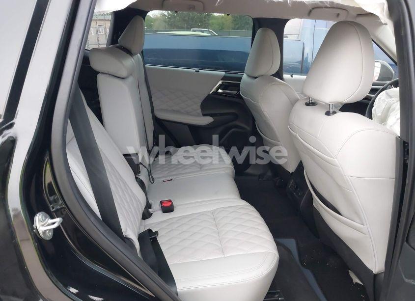 Photo 8 of 2023 Mitsubishi Outlander SEL 2.5 2WD (VIN JA4J3VA89PZ010104)