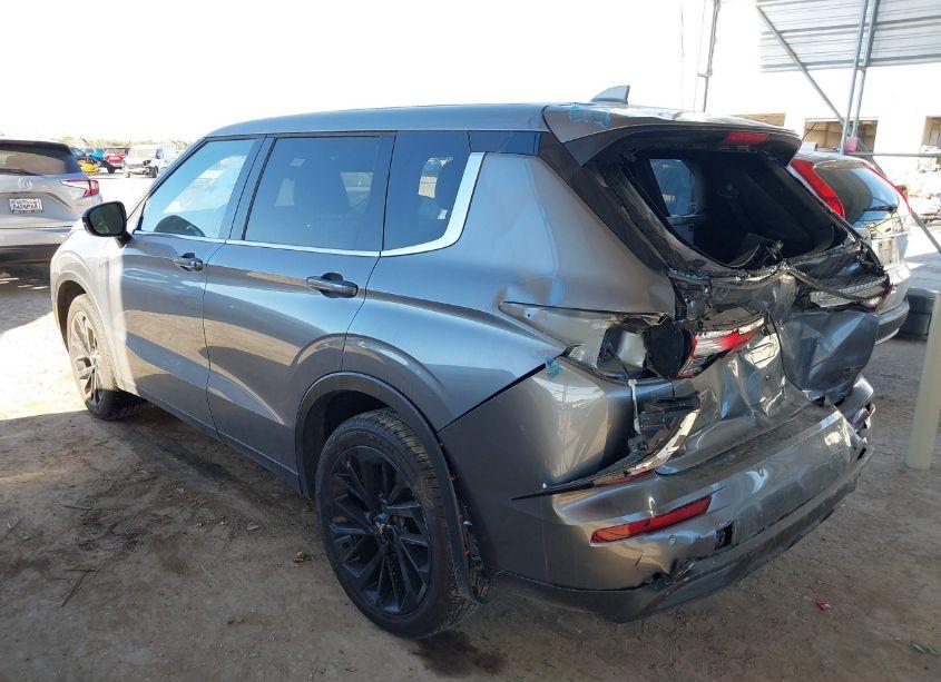 Photo 3 of 2024 Mitsubishi Outlander SE BLACK EDITION S-AWC (VIN JA4J3VA89RZ011367)