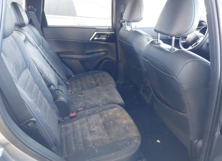 Photo 8 of 2024 Mitsubishi Outlander SE BLACK EDITION S-AWC (VIN JA4J3VA89RZ011367)