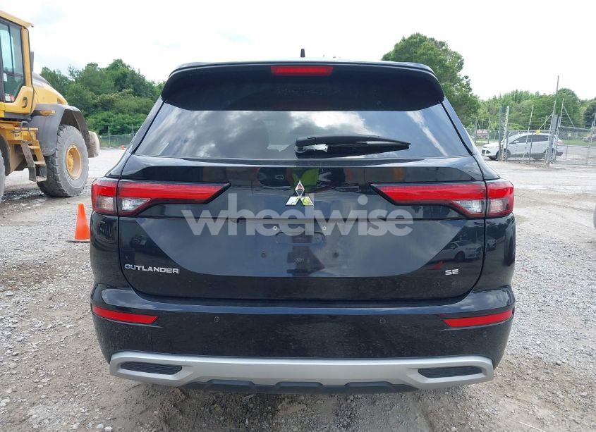 Photo 16 of 2024 Mitsubishi Outlander SE 2.5 2WD/SE BLACK EDITION S-AWC/SE BLACK EDITION W/PANO ROOF S-AWC (VIN JA4J3VA8XRZ060058)